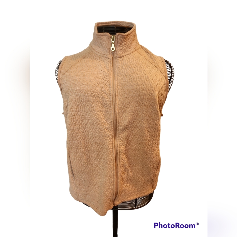 CROFT & BARROW size PXXL zip front camel color quilted vest.